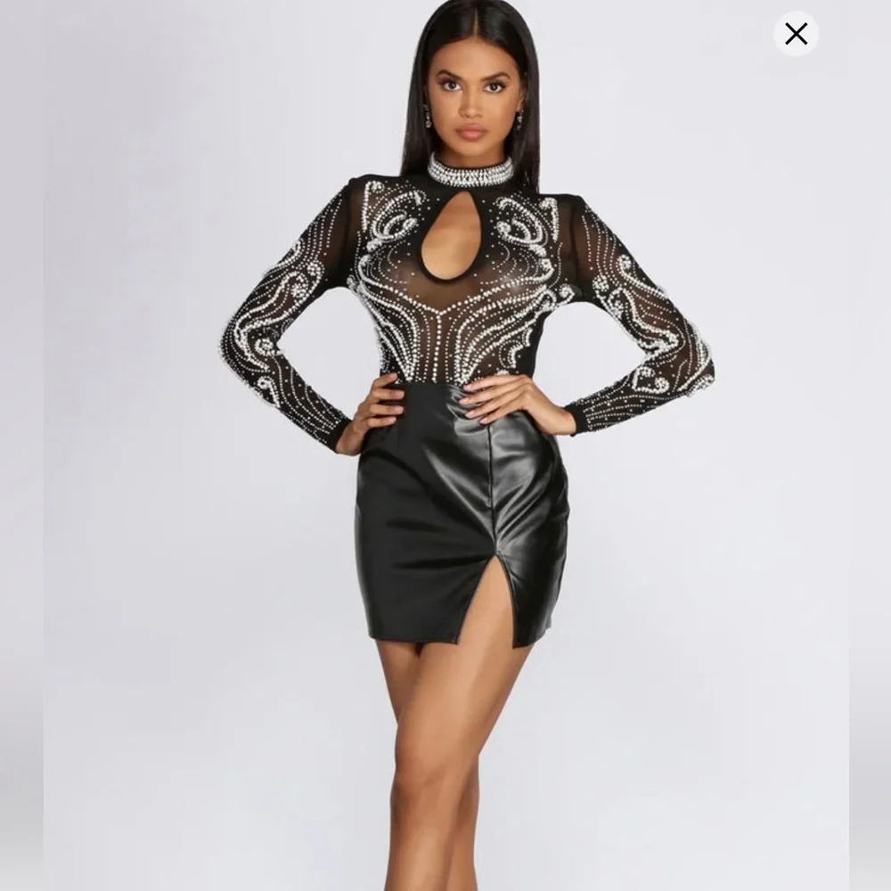 Small Chic Black mesh sheer pearls S Embellished Bodysuit - Picture 2 of 11